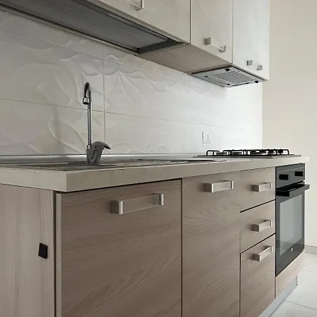 Apartment Climatizzato Nuovissimo Nel Centro Ugento